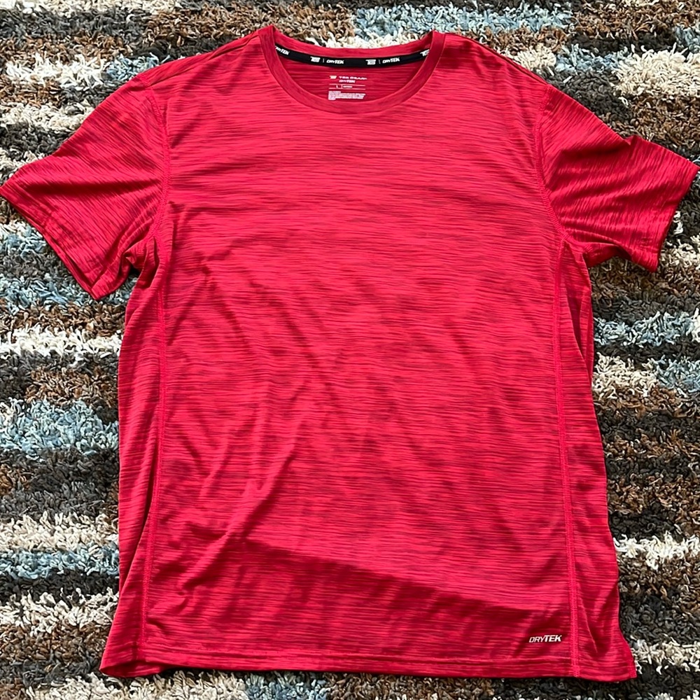 Men’s Large Tek Gear Drytek Athletic Shirt